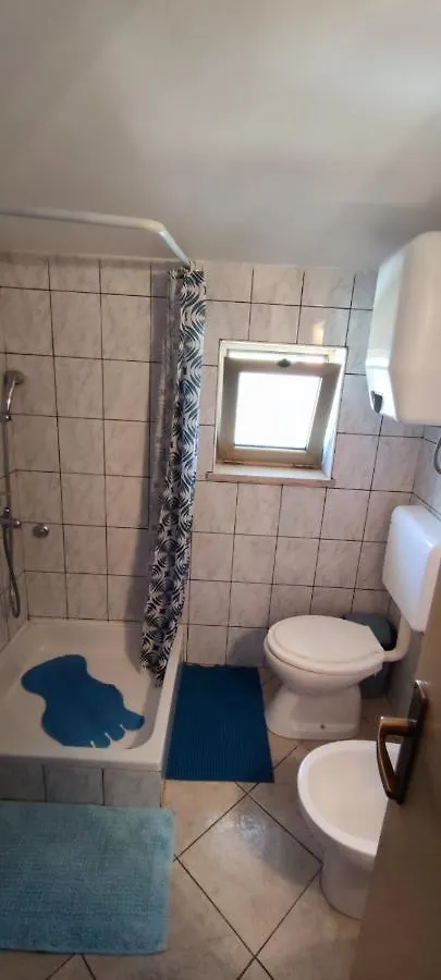 Apartment Lorena Kastelir Croatia