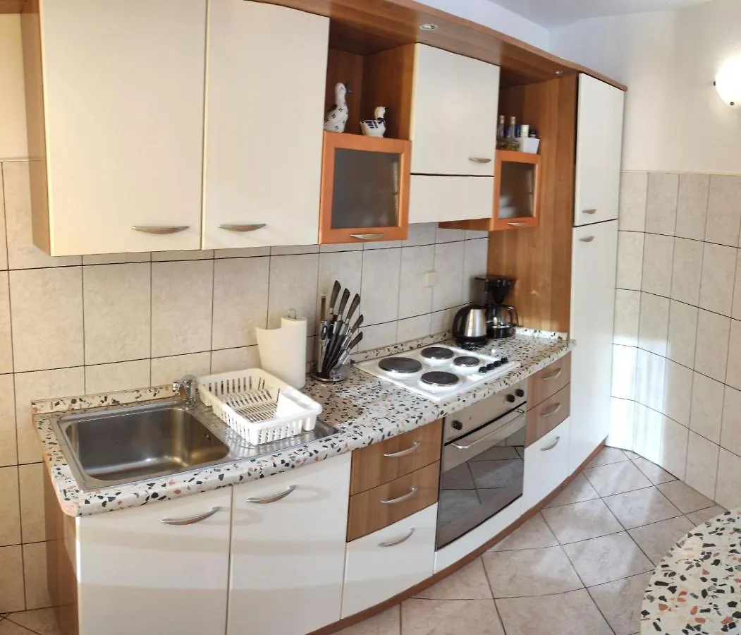 Apartment Lorena Kastelir Croatia