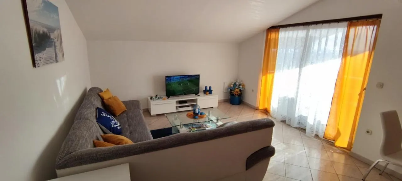 Apartment Lorena Kastelir