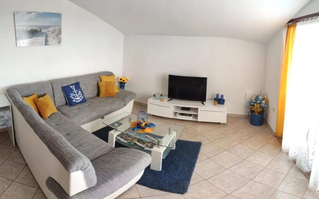 Apartment Lorena Kastelir 0*,