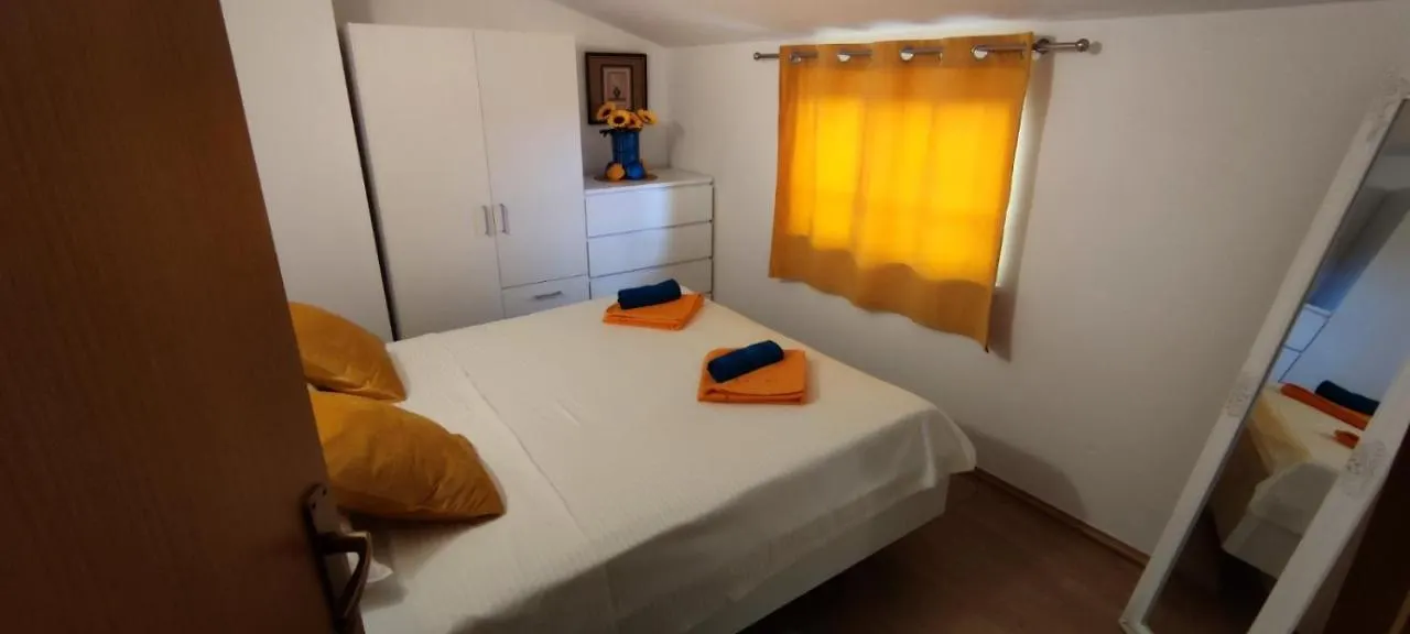 Apartment Lorena Kastelir