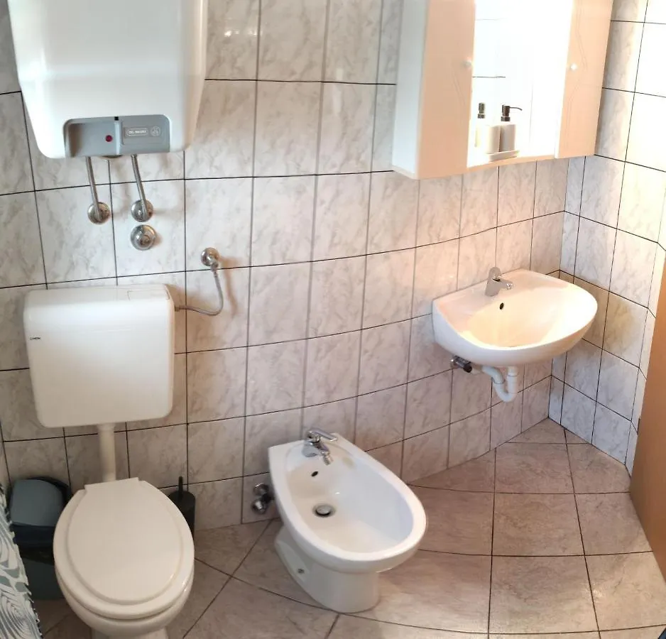 Apartment Lorena Kastelir Croatia
