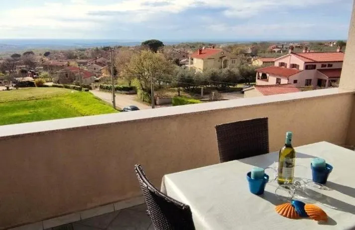 Apartment Lorena Kastelir Croatia